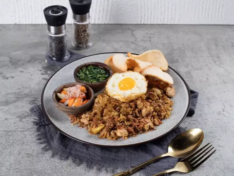 6. Nasi Goreng Ayam Spesial<br>