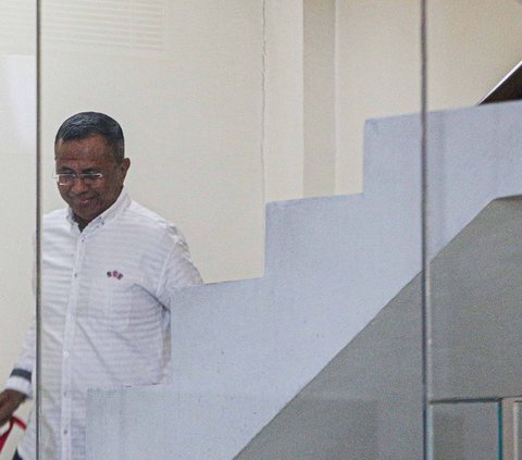 FOTO: Senyum Santai Dahlan Iskan Diperiksa KPK Terkait Kasus Korupsi LNG Pertamina