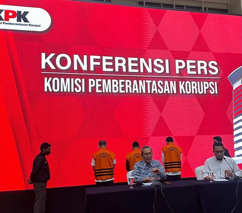 Kabag Pemberitaan KPK Ali Fikri enggan menjawab tegas informasi yang berkembang tersebut. Dia hanya menyebut setiap tahanan hanya diperiksa di lantai dua ruang pemeriksaan.