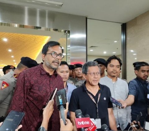 Rocky Gerung Dicecar Tiga Hal Ini saat Diperiksa Bareskrim Polri