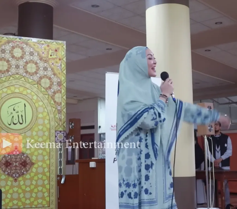Merinding Tausiah Angelina Sondakh di Masjid Raya Bandung Menyinggung soal Dunia 'Pura-pura, Sandiwara dan Munafik'