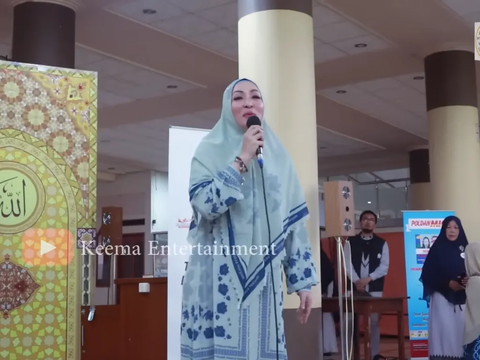 Merinding Tausiah Angelina Sondakh di Masjid Raya Bandung Menyinggung soal Dunia 'Pura-pura, Sandiwara dan Munafik'