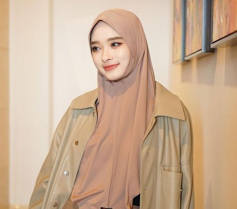 Portrait of Inara Rusli's Syar'i Hijab Style that is Currently Trending among Hijabers