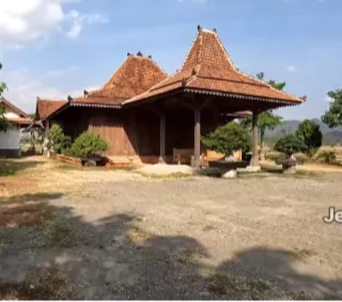 Megahnya Rumah Milik Bupati Wonogiri, Lokasinya Ada di Tengah-tengah Hamparan Sawah Luas