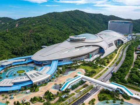 The World's Largest 'Indoor' Marine Science Park, Resembling an Alien Aircraft Carrier