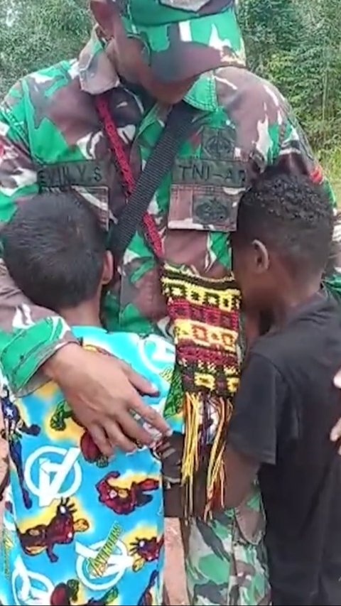 Sejak diunggah, video perpisahan prajurit TNI dan warga Papua ini sudah diputar 69 ribu kali pengguna Tik Tok. Sebanyak 5 ribu tanda suka juga didapan video berdurasi 1 menit ini.