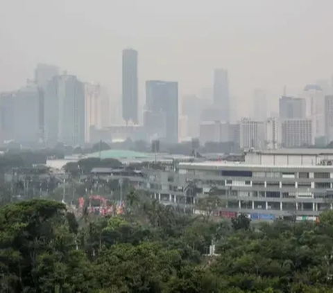 Langit Jakarta Kembali Biru, Luhut Klaim karena Modifikasi Cuaca