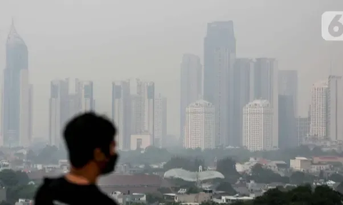 Langit Jakarta Kembali Biru, Luhut Klaim karena Modifikasi Cuaca