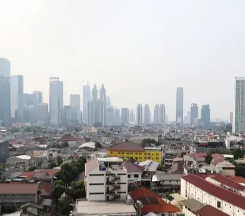 Langit Jakarta Kembali Biru, Luhut Klaim karena Modifikasi Cuaca