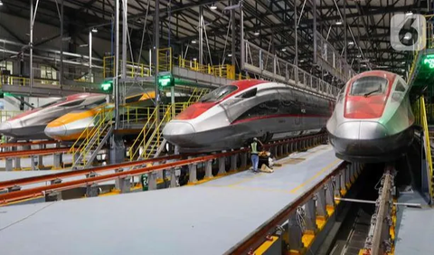 Sebelumnya, Presiden Joko Widodo atau Jokowi menjadwalkan, Kereta Cepat Jakarta-Bandung akan diresmikan pada awal Oktober 2023.