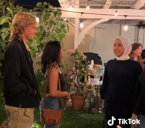 Tak Pernah Umbar Keromantisan, Ini Deretan Potret Cinta Kuya Ajak Pacar ke Acara Keluarga