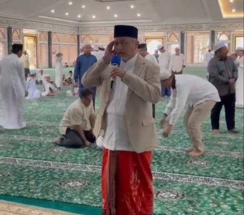 Viral Suara Merdu Presiden PKS saat Lagi Azan di Masjid, Latar Belakangnya Jadi Sorotan
