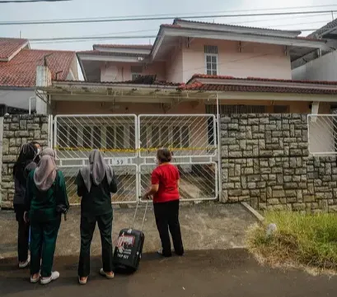 Penyidik Polda Metro Jaya kembali melakukan olah tempat kejadian perkara (TKP) lanjutan di rumah ibu dan anak menjadi kerangka di Cinere, Depok.