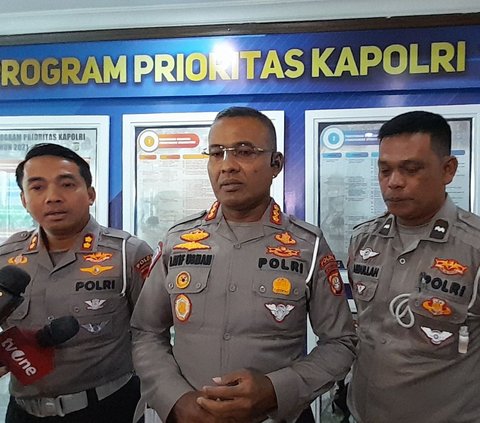 Direktur Lalu Lintas Polda Metro Jaya, Kombes Pol Latif Usman membenarkan kejadian ini. Anggota Polantas itu adalah Abdullah berpangkat Ajun Inspektur Polisi Dua.