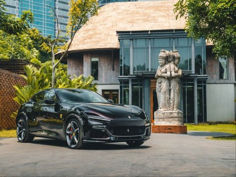 Ferrari dengan 4 Pintu