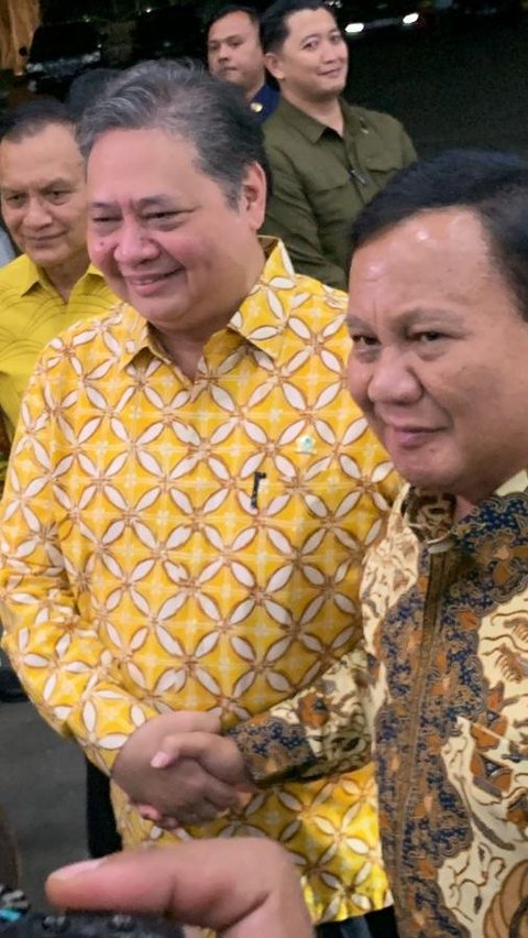 <br>Ketum KIM Kumpul di Golkar, Airlangga Sapa Prabowo: Wih Konsisten Pakai Kuning