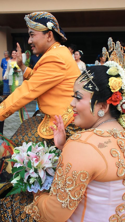 Viral Pesta Pernikahan di Pasar Serasa Pesta Rakyat, Pedagang Jadi Penyedia Makanan, Warga Boleh Datang dan Bungkus<br>