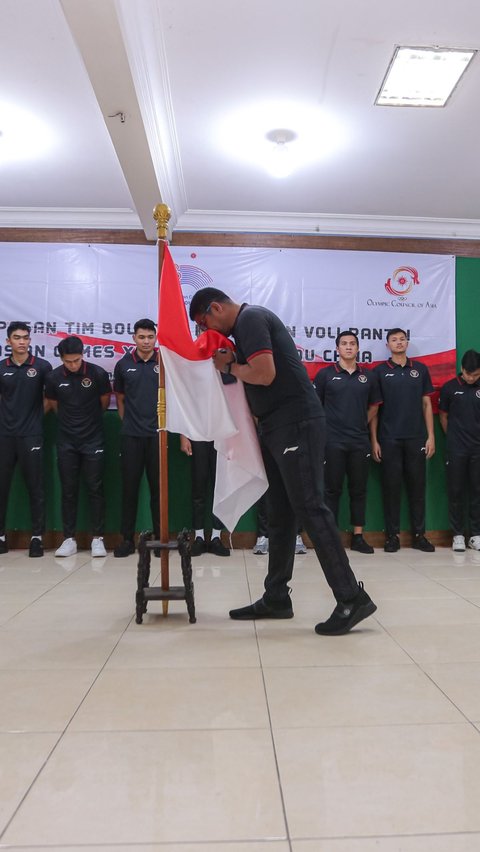 Indonesia akan menurunkan tiga tim yaitu Timnas Bola Voli Indoor Putra, Timnas Bola Voli Pantai Putra, dan Timnas Bola Voli Pantai Putri untuk bersaing di Asian Games 2023.