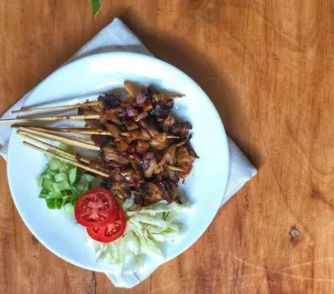 Berikut ini ada 4 resep sate, yang tidak hanya sate ayam, tapi ada juga sate lilit, sate jamur dan juga sate ikan. Sudah siap mencoba? Yuk recook sekarang ya.