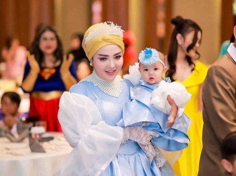Bak Cinderella, 8 Foto Cantik Bella Shofie di Ulang Tahun Anaknya