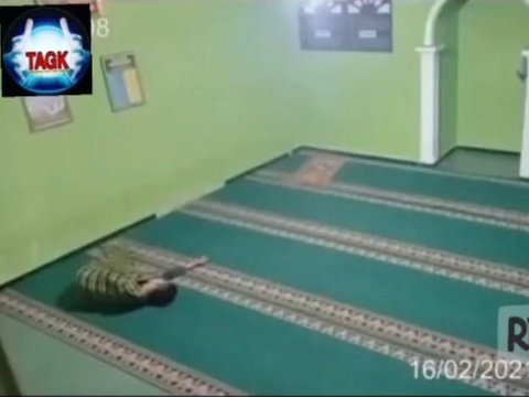 CCTV Recording of the Moment a Man is Dragged by an Invisible Creature While Sleeping in a Mosque, Confusion Ensues When He's Already Outside
