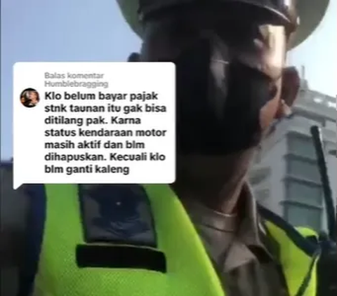Sebuah video yang dibagikan oleh akun TikTok @Fenderlita mendadak viral saat seorang polisi memaki dengan kata yang tak pantas kepada seorang pengendara motor.