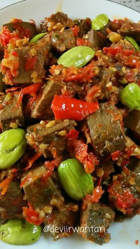 4. Sambal Goreng Hati Pete