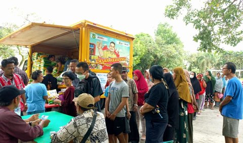 Pasar keliling juga hadir di beberapa kegiatan.