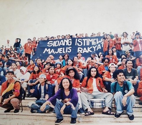 Intip Foto Jadul Desta saat Mahasiswa, Tak Disangka Ternyata Pernah jadi Aktivis 1998