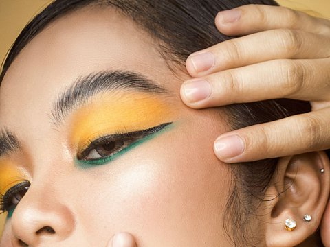 Beauty Hacks to Make Eyeliner Stay All Day