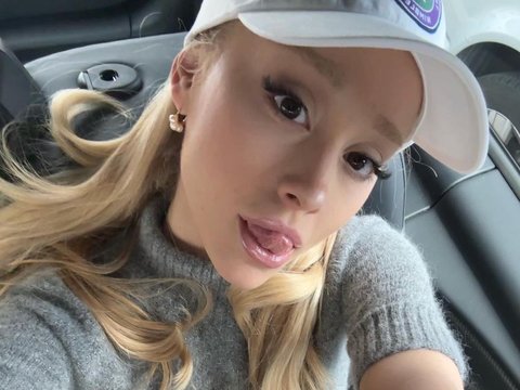 Ariana Grande Reveals No Longer Using Fillers and Botox While Holding Back Tears