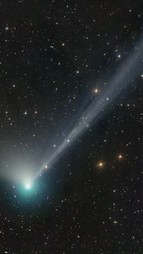<b>Mengenal Komet Nishimura yang Lintasi Bumi 400 Tahun Sekali, Ini Faktanya</b>