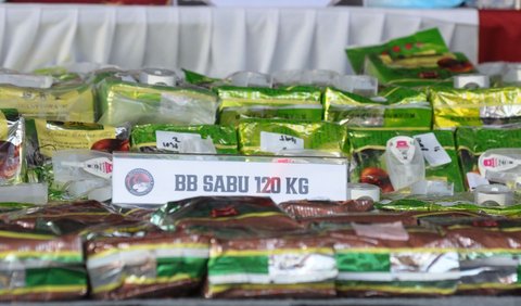 Wakil Direktur Tindak Pidana Narkoba Bareskrim Polri Komisaris Besar Jayadi menjelaskan, Fredy hanya berperan sebagai pengendali antara produsen narkotika luar negeri dengan distributor di Indonesia. 