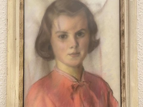 The Story of the Cursed Little Girl Painting, Bought Twice Returned Twice: Like Someone is Watching