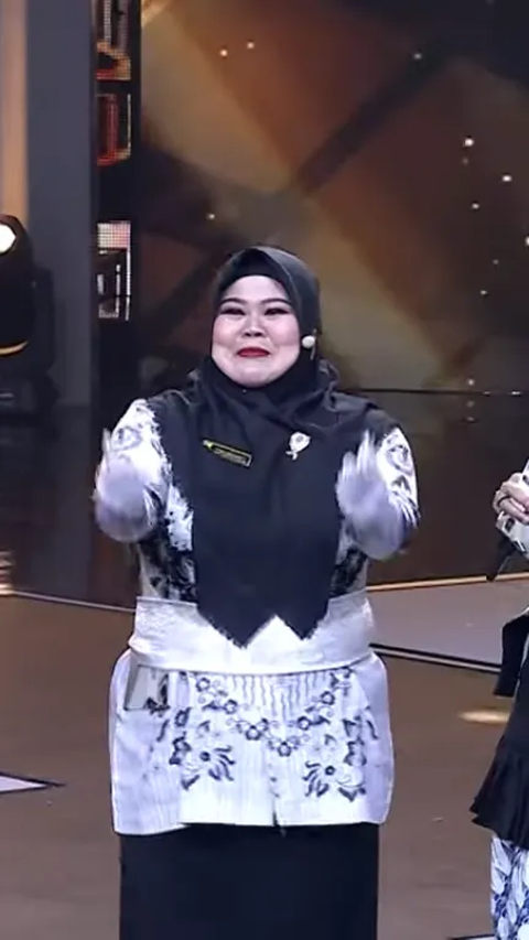 Raffi Ahmad Heboh, saat Risa Damayanti Dirigen Viral 'Boleh Kirim Salam Buat Orang Sukabumi Bisa Masuk TV'