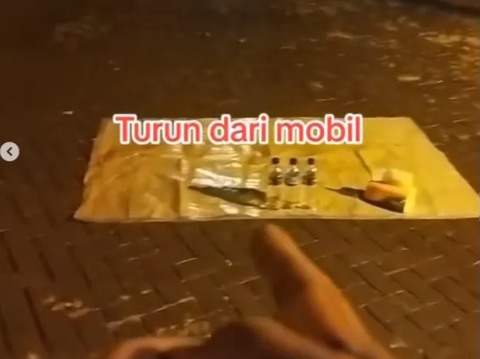Street Vendor's Viral Video Calling Customers Arrogant for Not Getting Out of Their Cars
