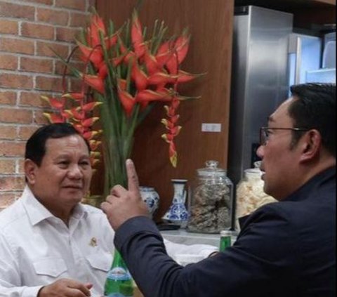 Prabowo dan Ridwan Kamil bertemu di Kediaman Prabowo, di Kertanegara, Jakarta. Keduanya terlihat makan malam bersama.<br>