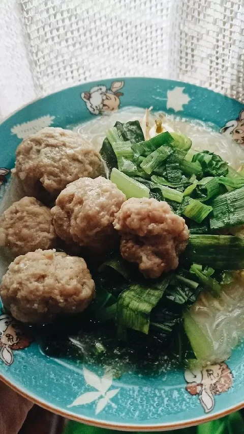 <b>6. Bakso Sapi Ayam Keju Simple</b>