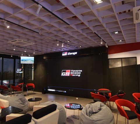 Sneak Peek at the First Toyota GR Garage Facility in Indonesia, Complete with a Racing Simulator Room