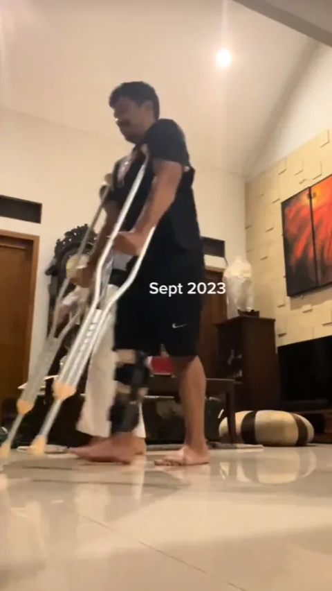 Viral Video Moment Man Jokingly Walking Abnormally, Has to Use a Cane a Year Later, Watched 2.7 Million Times