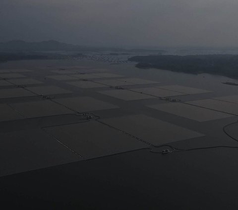 FOTO: Ini Penampakan PLTS Terbesar se-Asia Tenggara, Terbentang di Permukaan Waduk Cirata Purwakarta