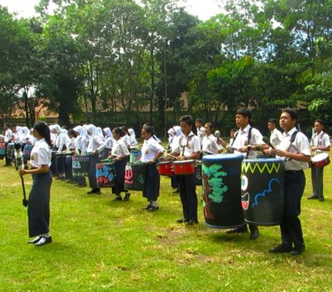 Mengenal Kesenian Drumblek, Drumband Lokal Salatiga yang Lahir dari Keterbatasan Alat Musik