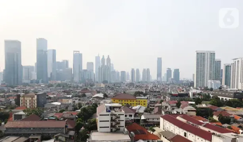 Namun, jika melansir aplikasi resmi DKI Jakarta, yaitu JAKI, kualitas udara di Jakarta rata-rata dalam kondisi sedang hingga pukul 05.00 WIB.