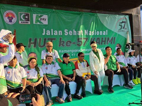 Hadiri Jalan Sehat KAHMI, Mahfud Didoakan Maju di Pilpres