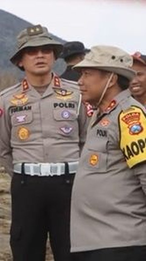 Gagah Berseragam, Tiga Jenderal Polri Kumpul di Padang Savana Gunung Bromo, Ada Apa?<br>