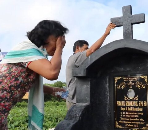 Marsuap Jadi Tradisi Ziarah Orang Batak, Hapus Kedukaan Lewat Cuci Muka di Atas Makam