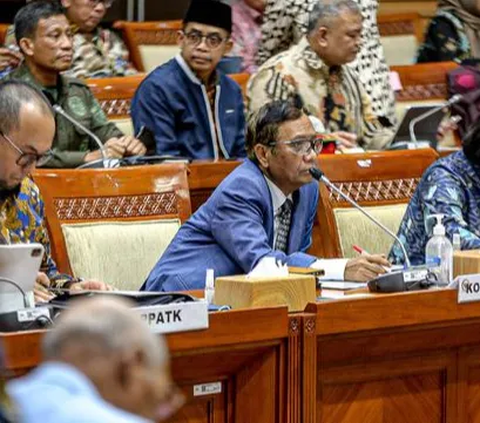 Menteri Koordinator Bidang Politik, Hukum, dan Keamanan (Menko Polhukam) Mahfud MD membenarkan bahwa Presiden Joko Widodo (Jokowi) memiliki data situasi dan arah politik partai di Indonesia.