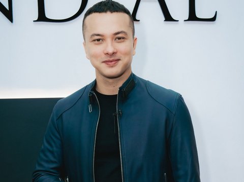 Nicholas Saputra's Traveling Hobby Story that Leads Him to Become a 'Gem Designer'