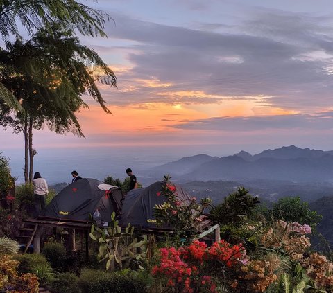 Menilik Keindahan Wisata Batu Nyongclo Rajagaluh, Jadi Hidden Gem di Majalengka