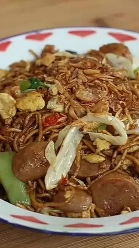 1. Mie Goreng Tek-Tek ala Chef Devina Hermawan